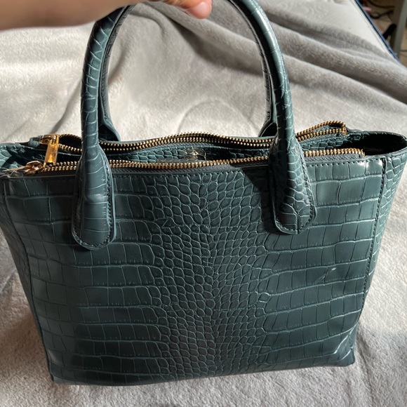 green purse condition 9/10 - Picture 3 of 3